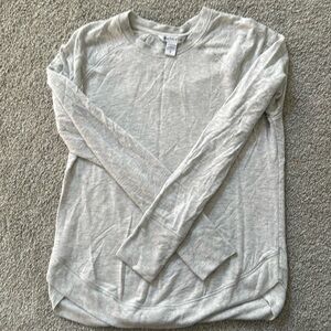 Women’s Athleta crew neck sweatshirt